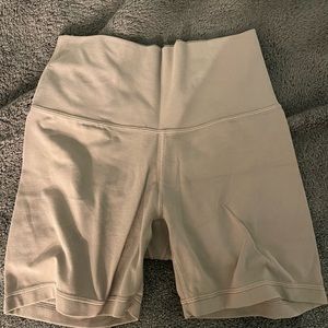 Aritzia TNA BUTTER bike shorts